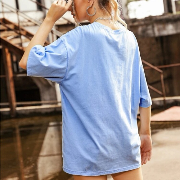 ** 3 FOR 30 $ *** DROP SHOULDER BUTTERFLY PRINT OVERSIZED TEE 🦋💙 - Picture 4 of 5